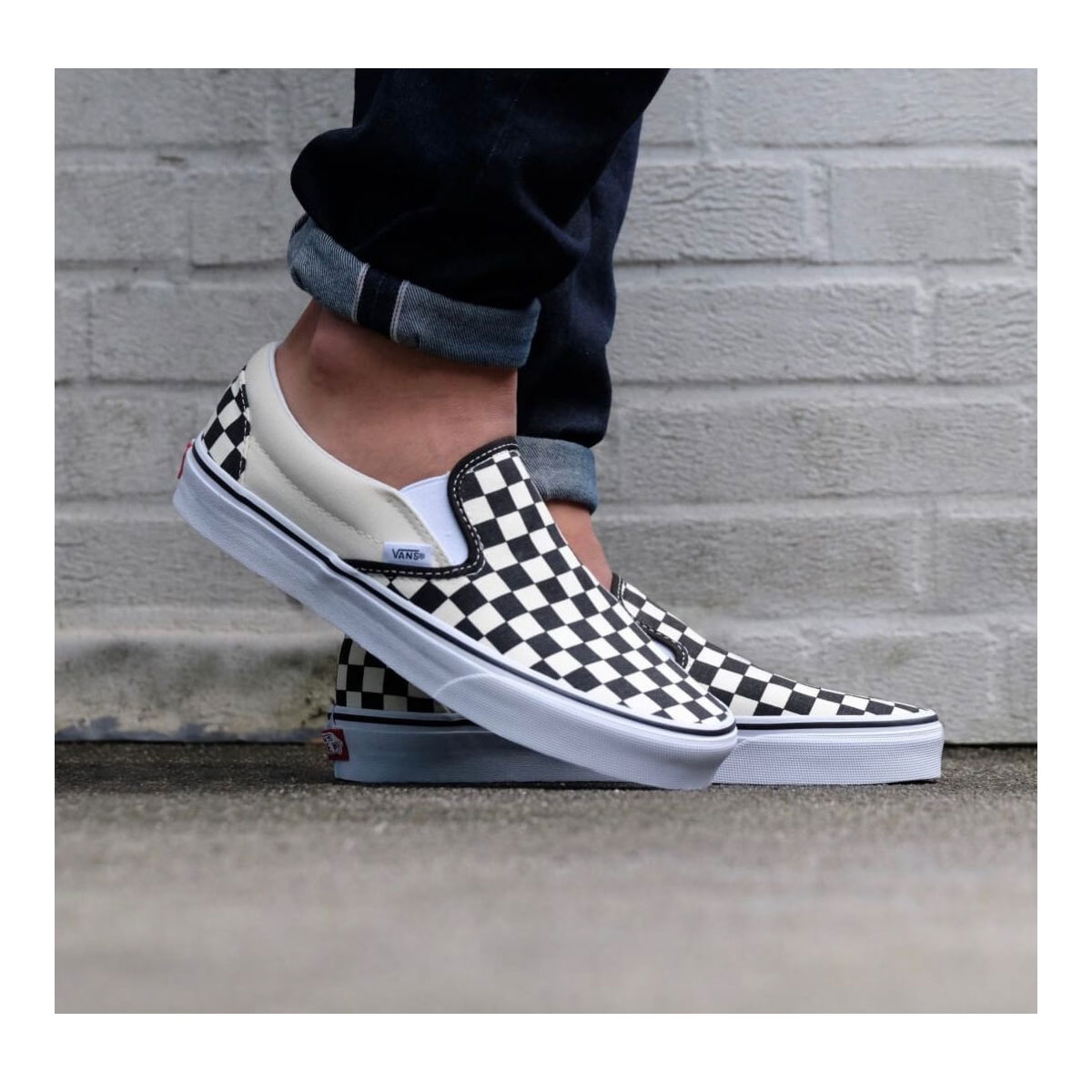 Giày Slip On Unisex Vans - VN000EYEBWW