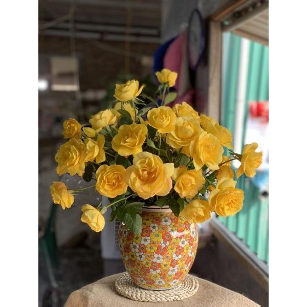 Lọ hoa vẽ ngàn hoa