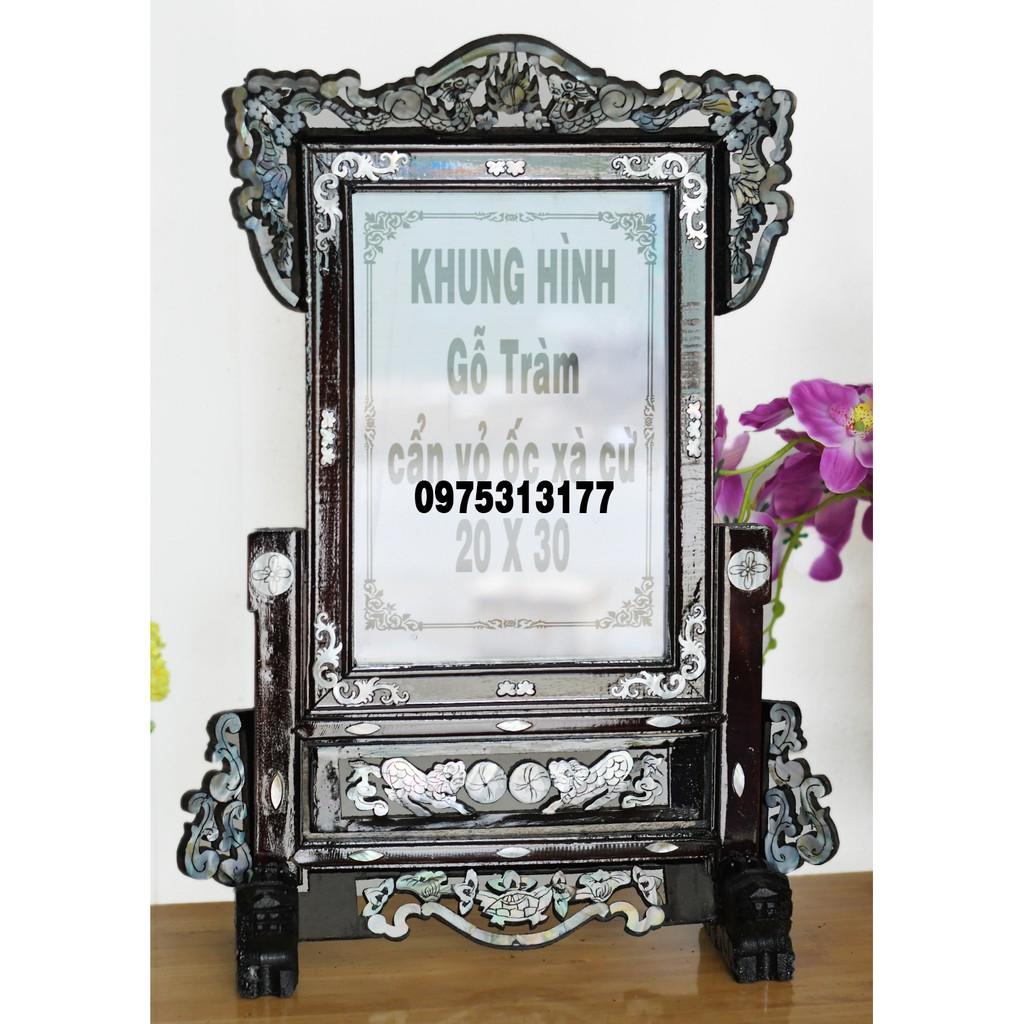 khung hình gỗ Tràm, cẩn ốc xà cừ 20 x 30