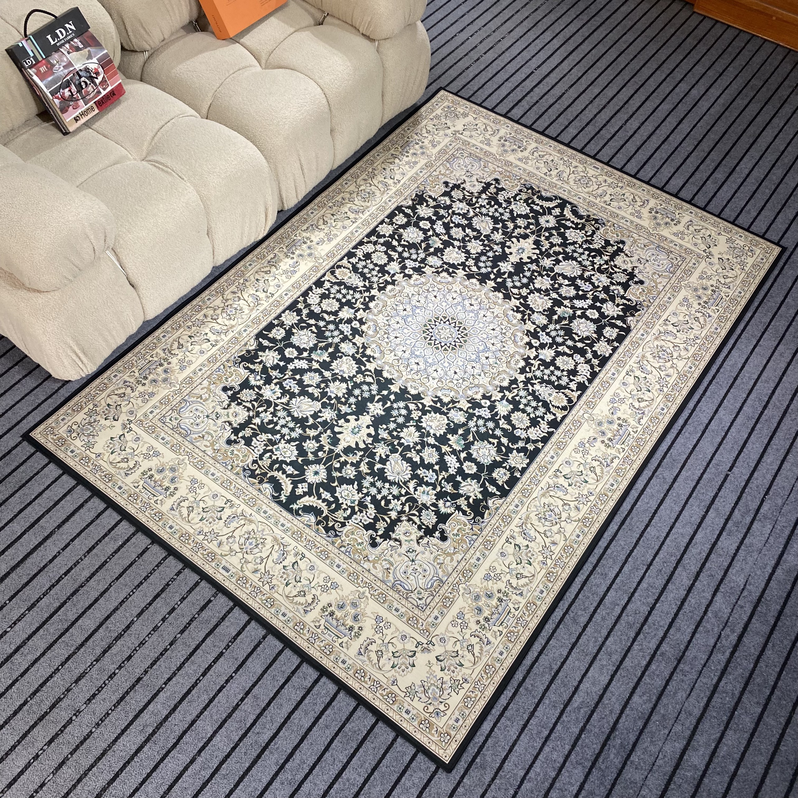 Thảm trải sàn, Thảm Nỉ Trải Sàn Phong Cách Cổ Điển - Vintage Trang Trí Phòng Khách, Decor Và Các Sự Kiện Sang Xịn Mịn