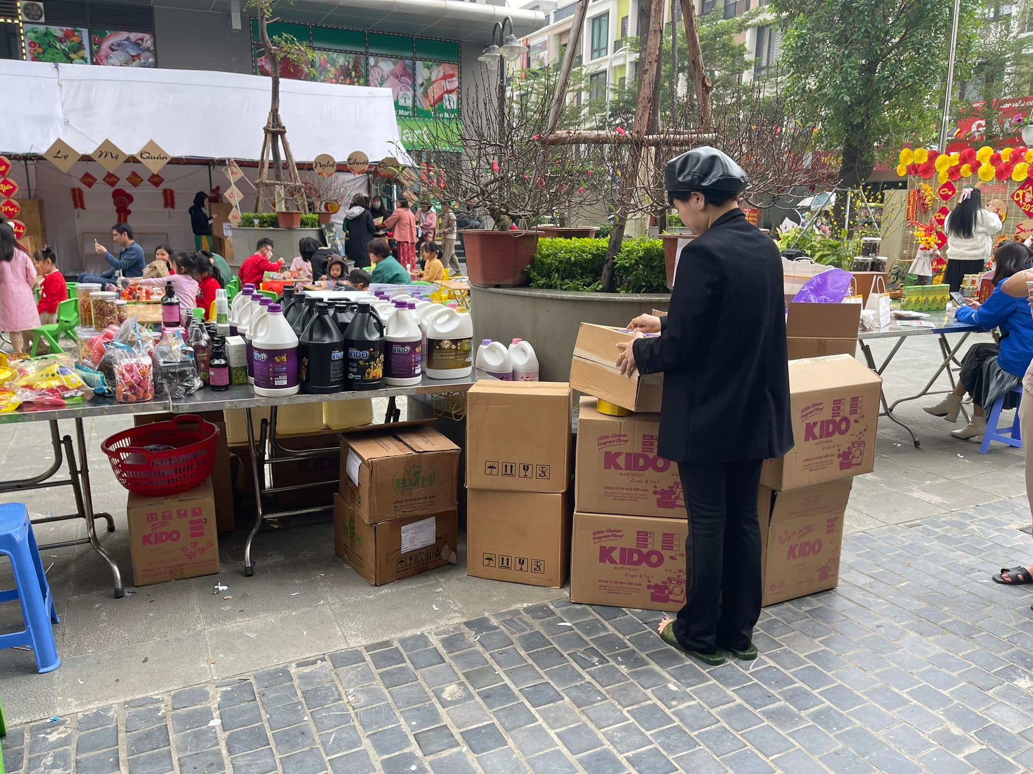 Nước Giặt Xả KiDo Lưu Hương Comfor Đen 10l Sạch Hoàn Hảo Không Mùi Ẩm Mốc