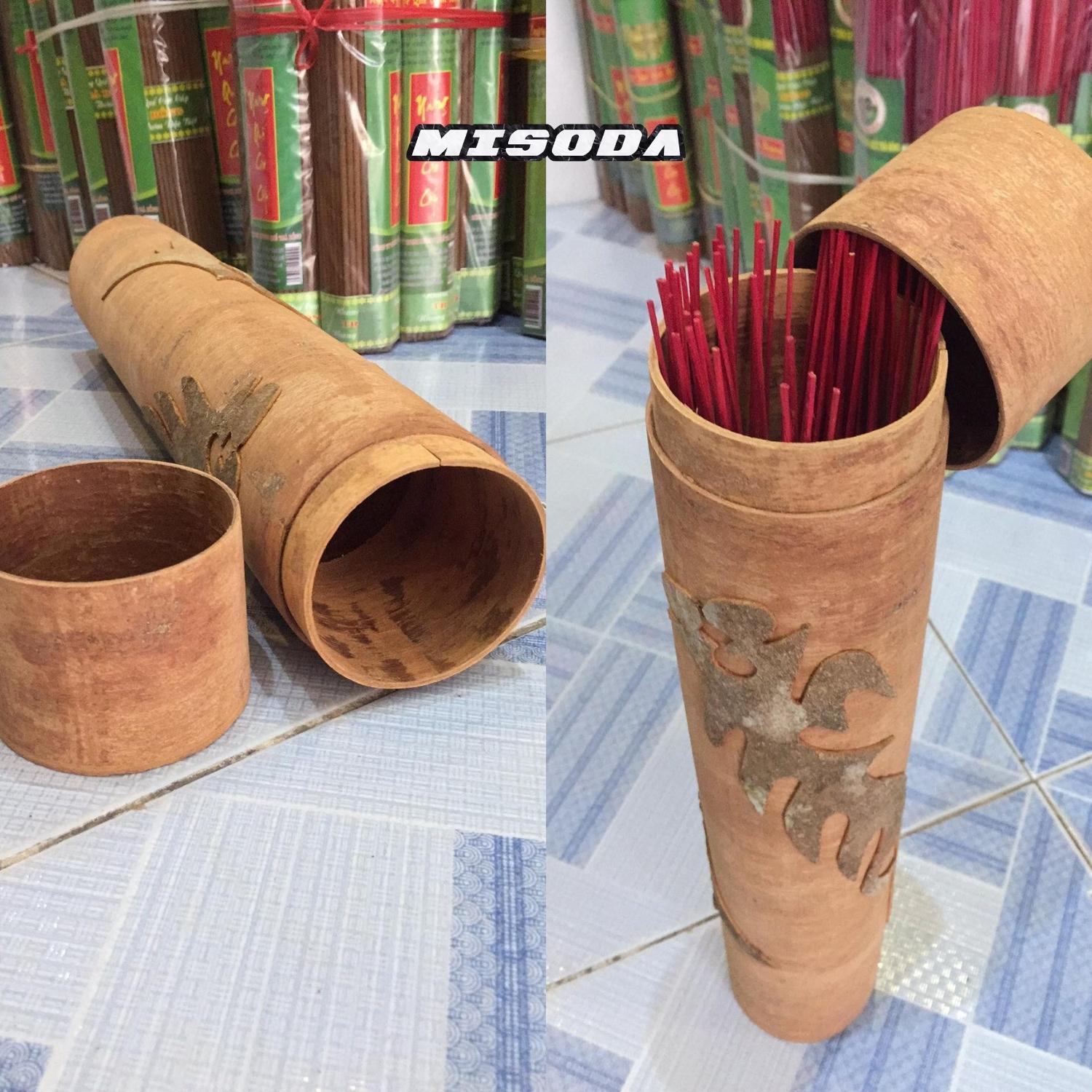 Ống đựng nhang Hương Quế Trà Bồng, làm từ vỏ quế cứng cáp, bền bỉ, chạm khắc tỷ mỷ, hương thơm nhẹ nhàng - Hàng Chính Hãng