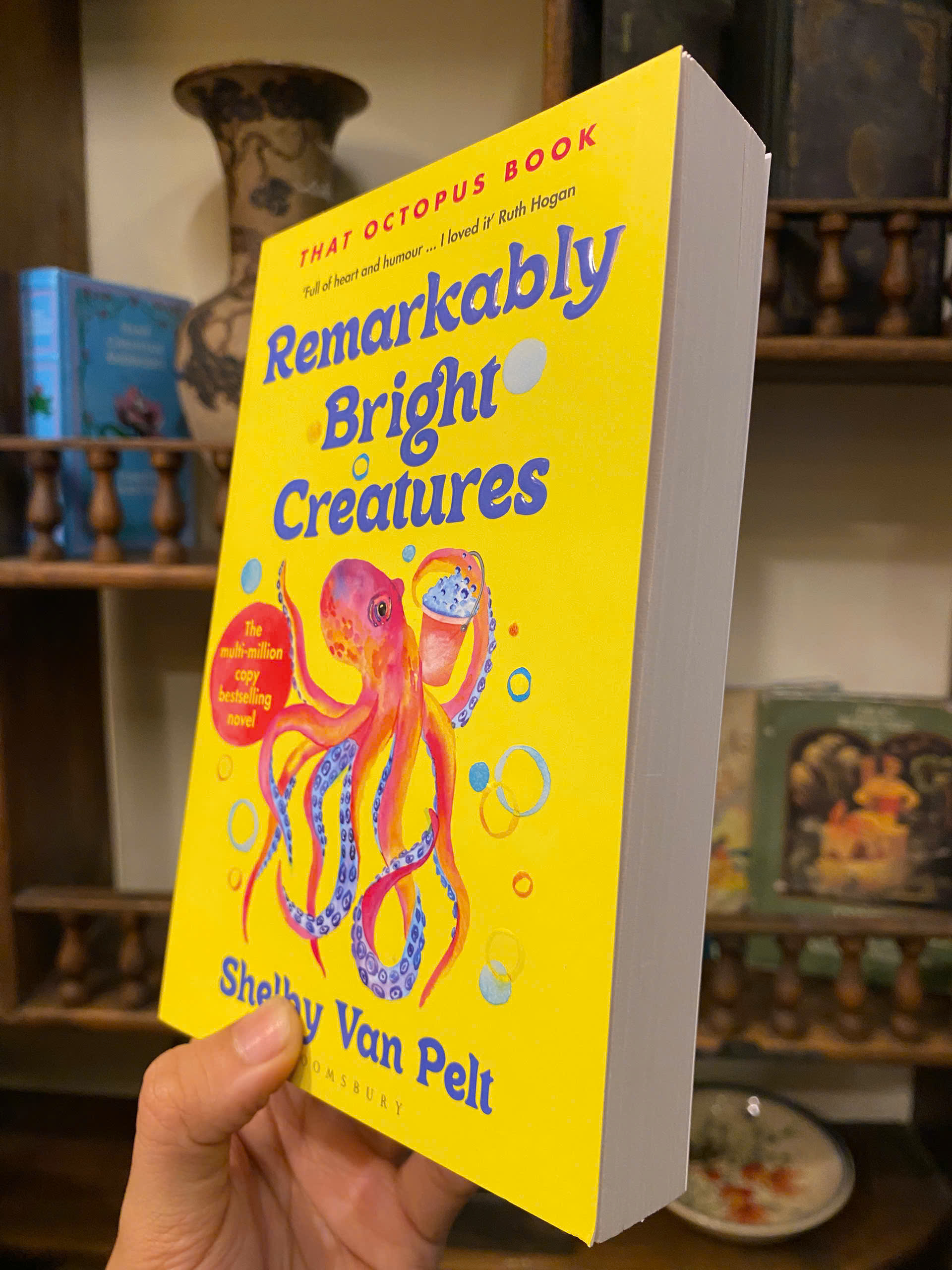 Sách - Remarkably Bright Creatures by Shelby Van Pelt | Contemporary Fiction / Ngoại văn Nhập khẩu