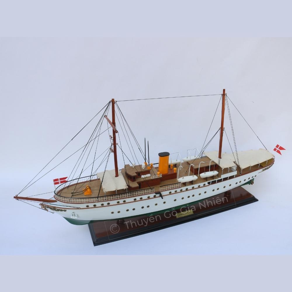 Mô Hình Thuyền Gỗ Trang Trí Phong Thủy Dạng Thuyền Du Lịch DANNEBROG Her Danish Majesty's Yacht Chính Hãng, Hàng Xuất Khẩu Chất Lượng Cao