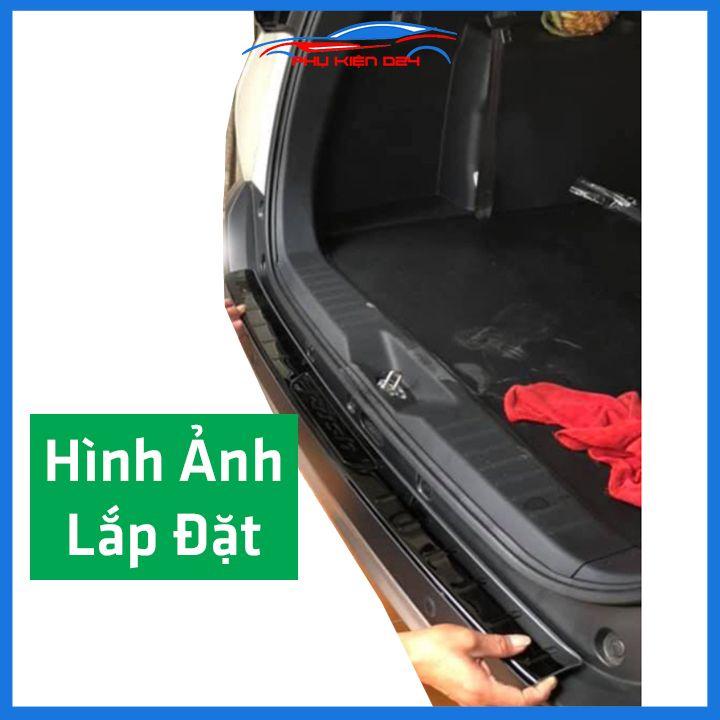 Ốp chống trầy cốp Rush 2019-2020-2021 thép không gỉ vân Titan chống trầy bảo vệ xe