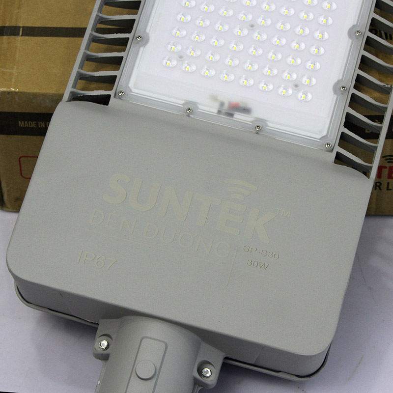 Đèn Đường Cao Áp Năng Lượng Mặt Trời SUNTEK SP-S30 Solar Street Light - Chip Led Nhập Khẩu Siêu Sáng, Hoạt động 22 giờ liên tục, Tự động Bật/Tắt, Chống Nước/Bụi/Sét