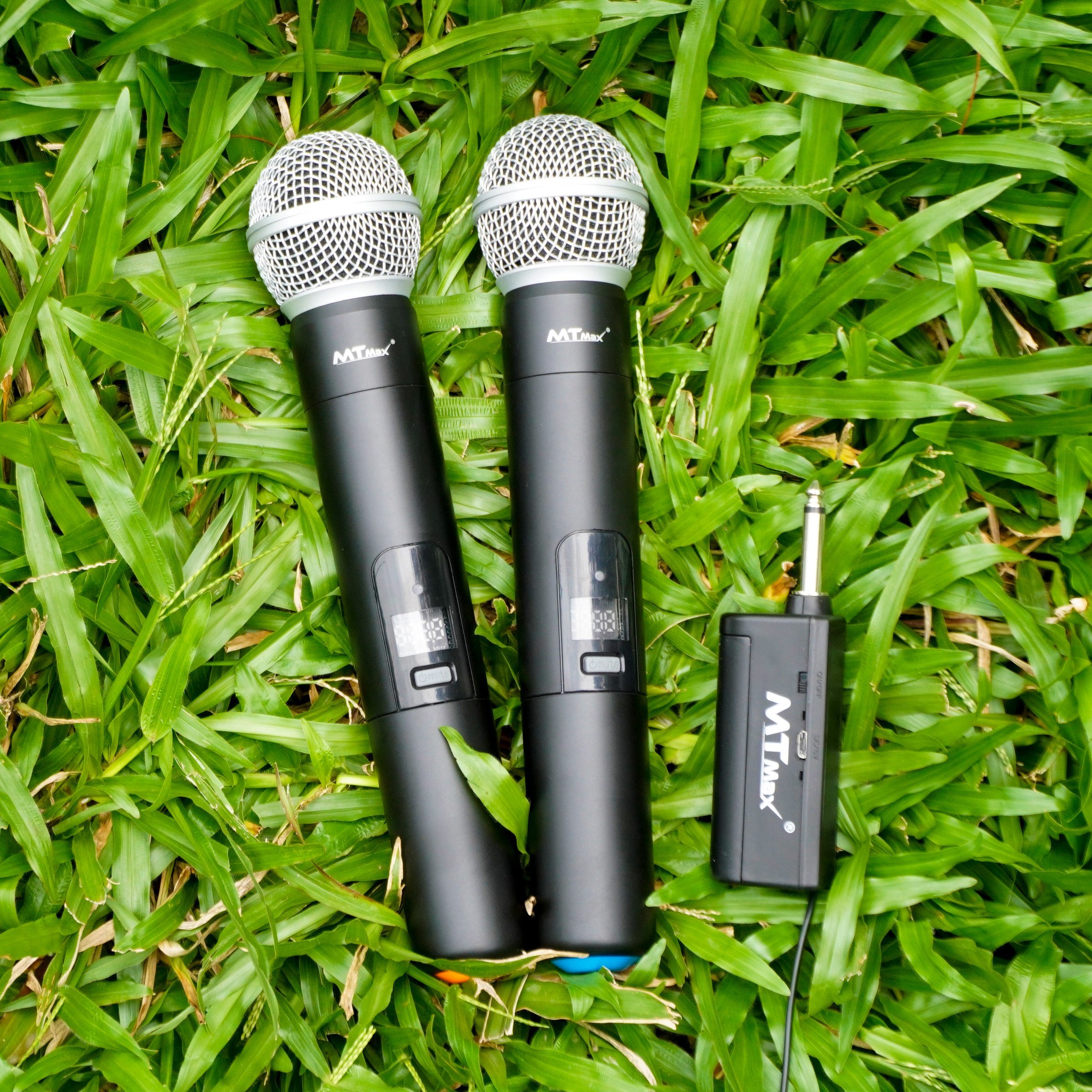 2 Micro không dây karaoke MTMAX AK-87 bắt sóng nhạy hát cực nhẹ hàng chính hãng micro hút không hú rít hàng cao cấp