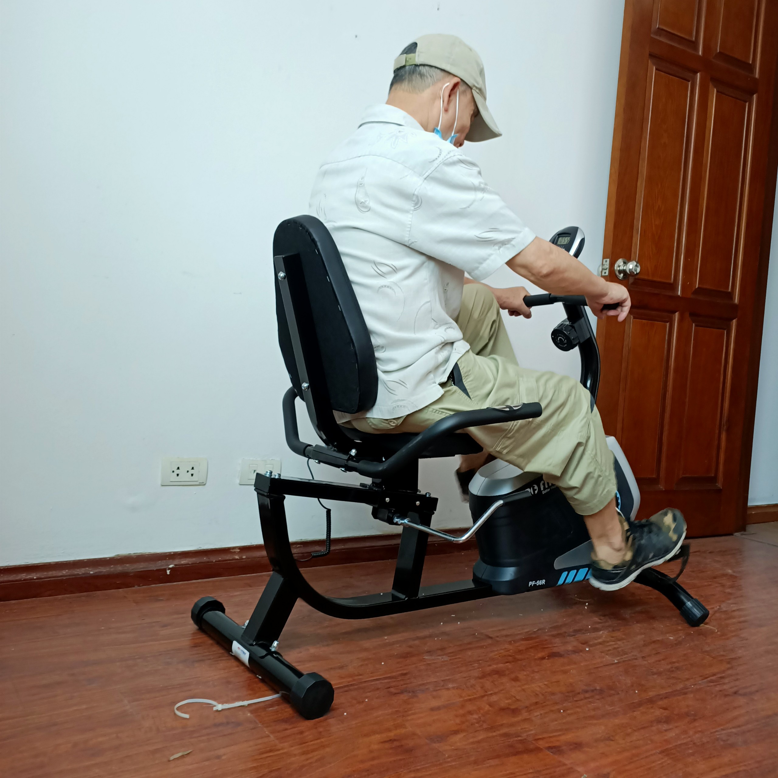 Xe đạp tập thể dục có tựa lưng Pro 56R