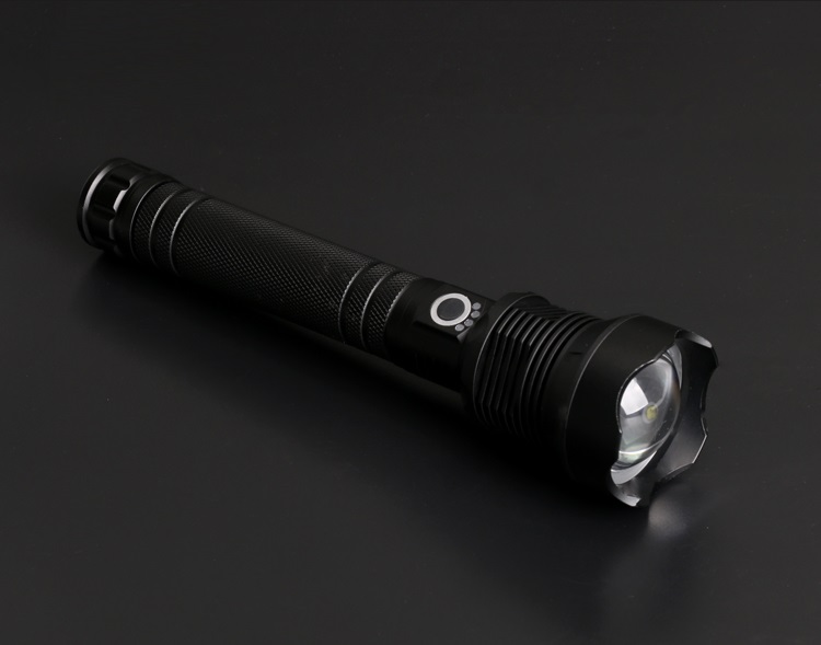 Đèn pin siêu sáng CREE P70 - Tặng VÍ THÉP ĐA NĂNG 11IN1