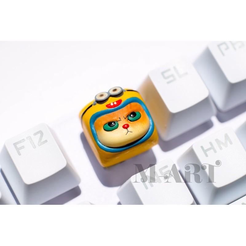 Nút bàn phím cơ mèo dễ thương và chiếc mũ minion - Meowy artisan keycaps