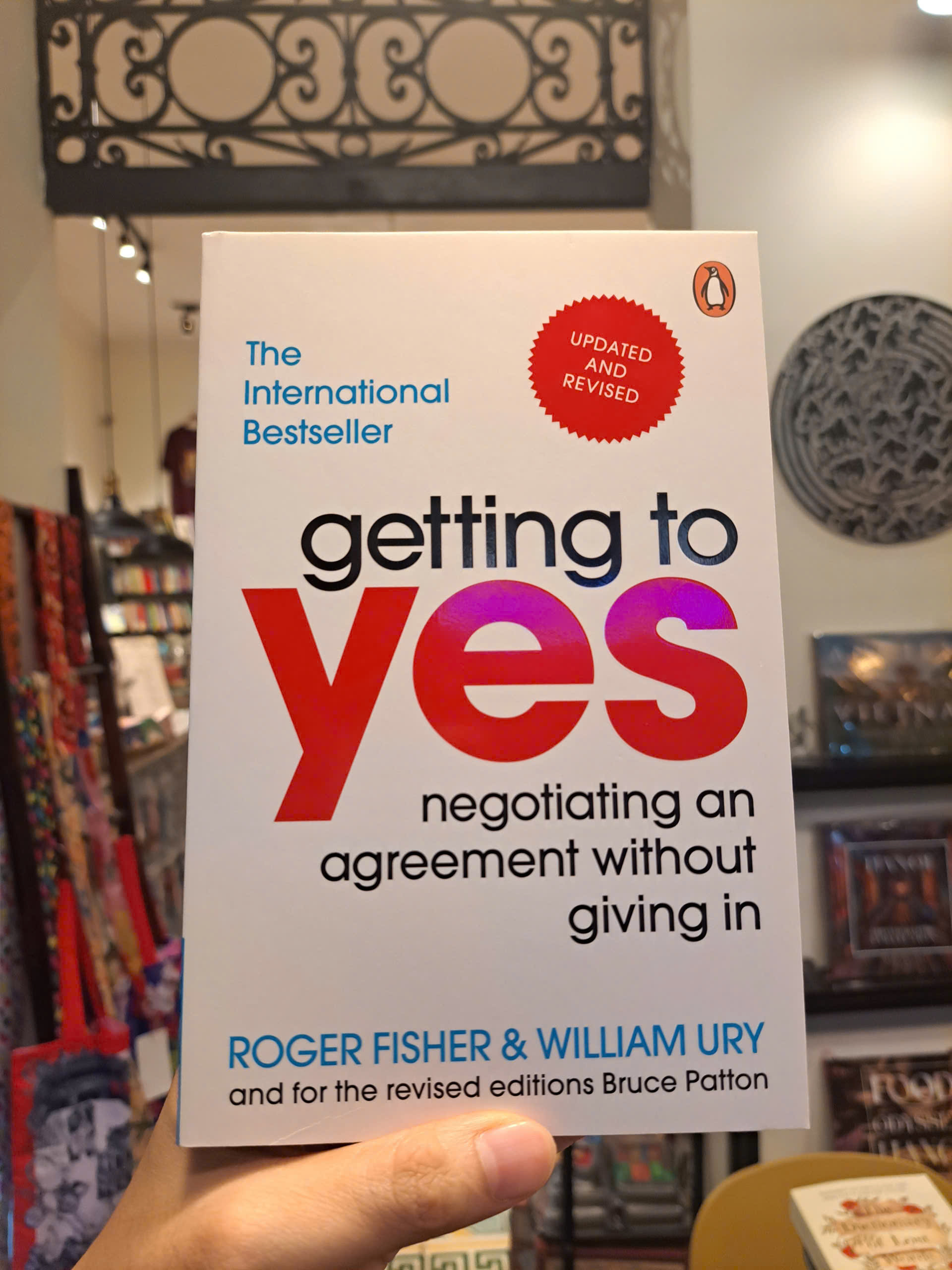 Sách - Getting to Yes by Roger Fisher | Business / Psychology / Self Help / Ngoại văn Nhập khẩu UK