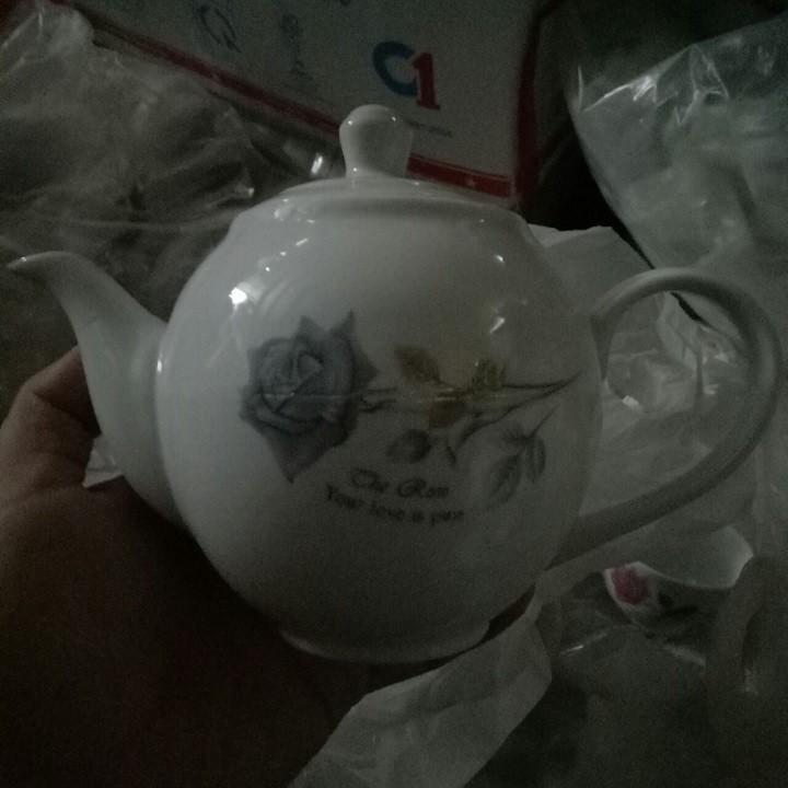 Ấm trà Hoa Hồng sứ trắng đẹp Dung Tích 500 ml