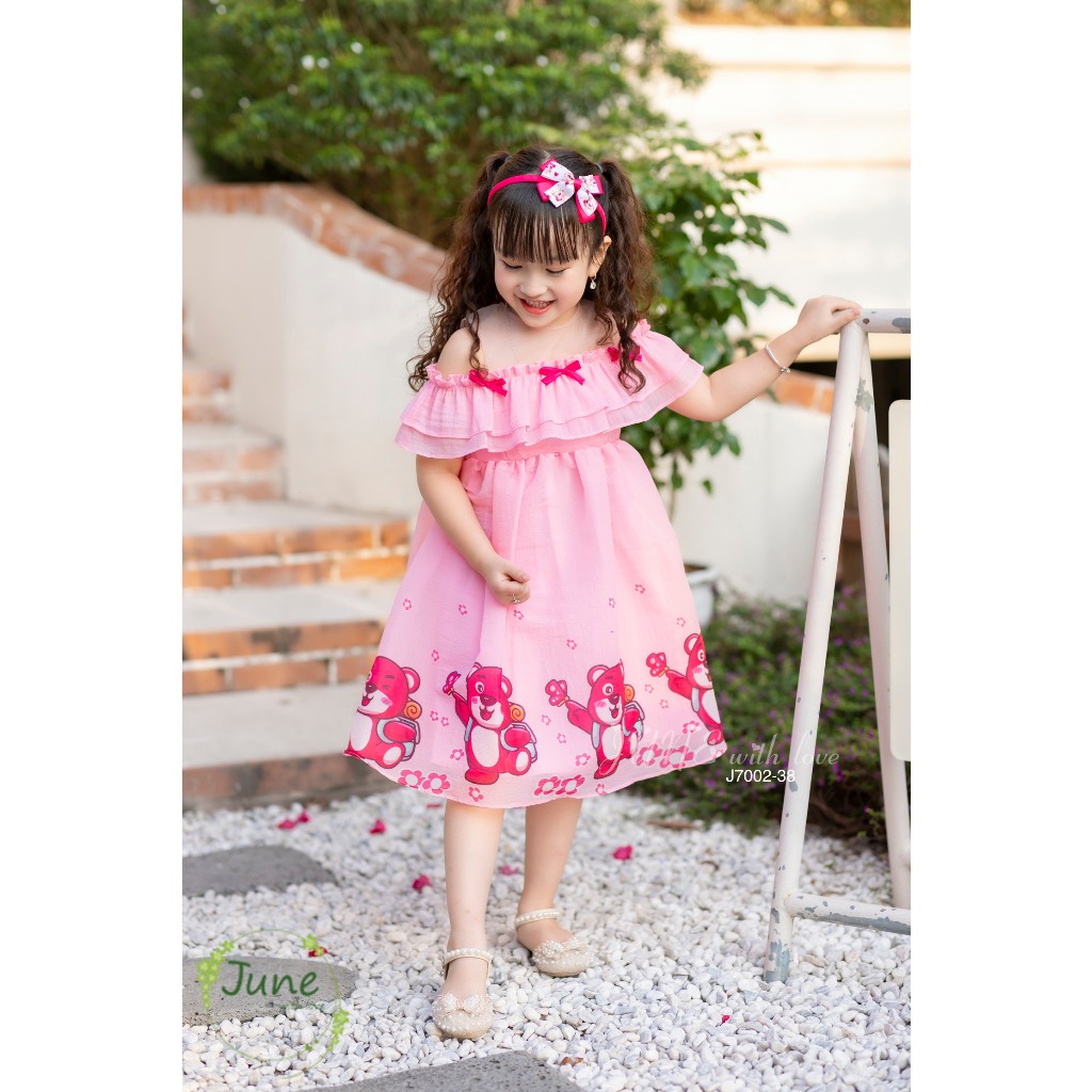 Đầm babydoll tay cánh tiên cho bé gái gấu dâu Lotso xinh xắn từ 12-40kg hàng thiết kế