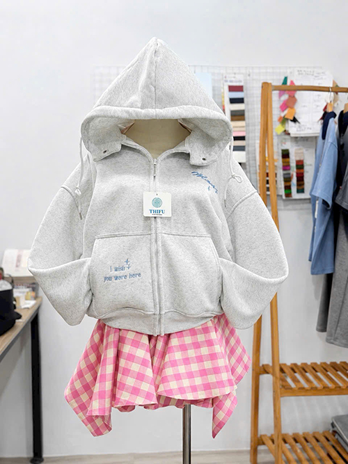 Áo Khoác Nỉ dày xuất khẩu mềm mịn, dáng boxy, logo in nổi, có 2 túi trong, logo thêu, nút cổ, form dưới 70kg.nón to 2 lớp thời trang