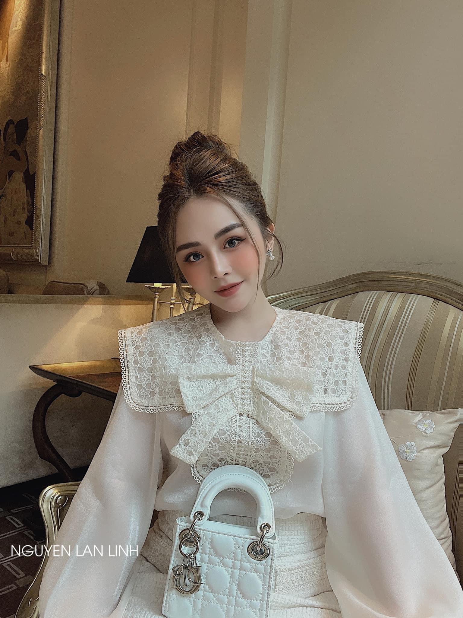 Set áo voan phối ren nơ ngực kèm chân váy chữ a