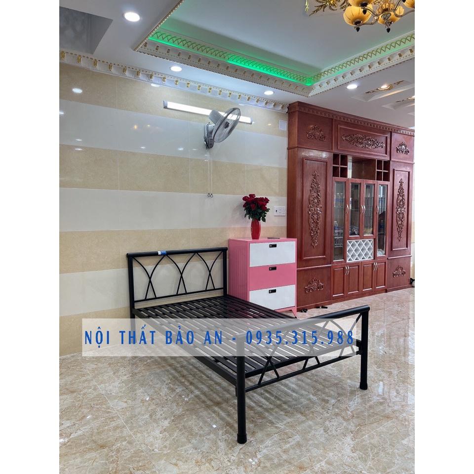 Giường sắt size 1mx2m kiểu đan chéo