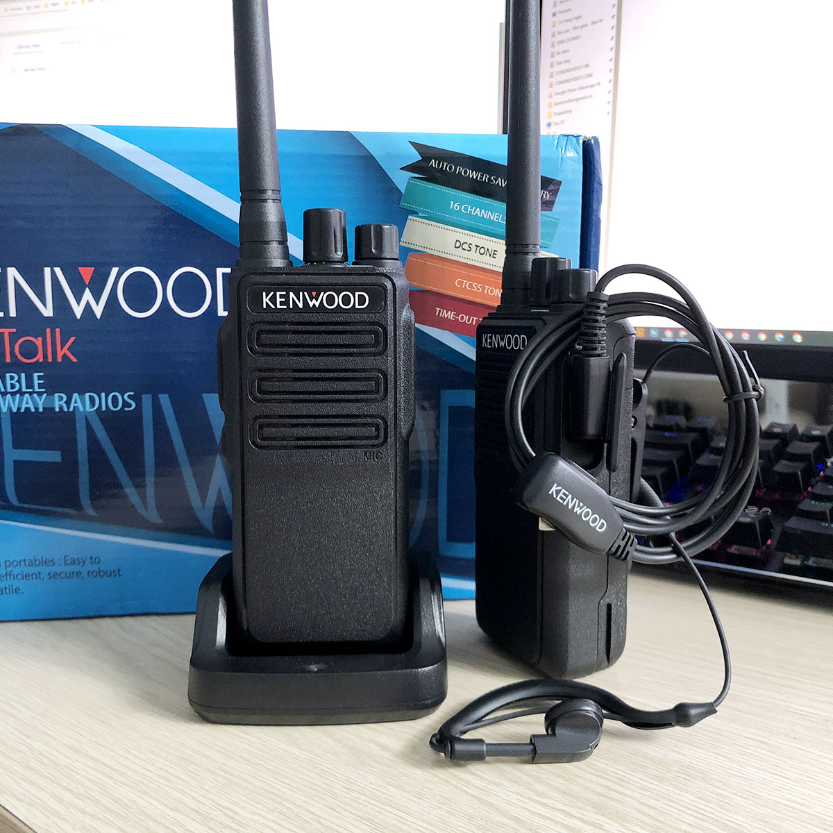 Bộ đàm Kenwood NX-450 kèm tai nghe Kenwood cao cấp | Bộ đàm dung lượng pin lớn, công suất phát cao – Hàng nhập khẩu