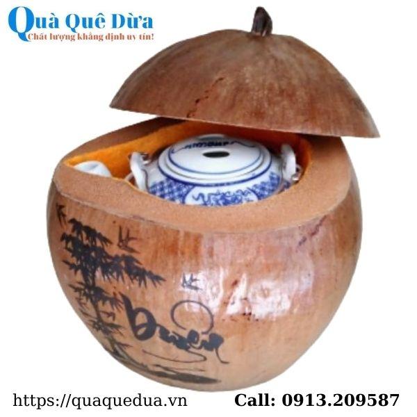 Vỏ Giữ Ấm Bình Trà Trái Dừa Hoa Văn Lồng Chữ Duyên Và Bình Trà 400 - 950ml - Sản Phẩm Được Sản Xuất Tại Bến Tre
