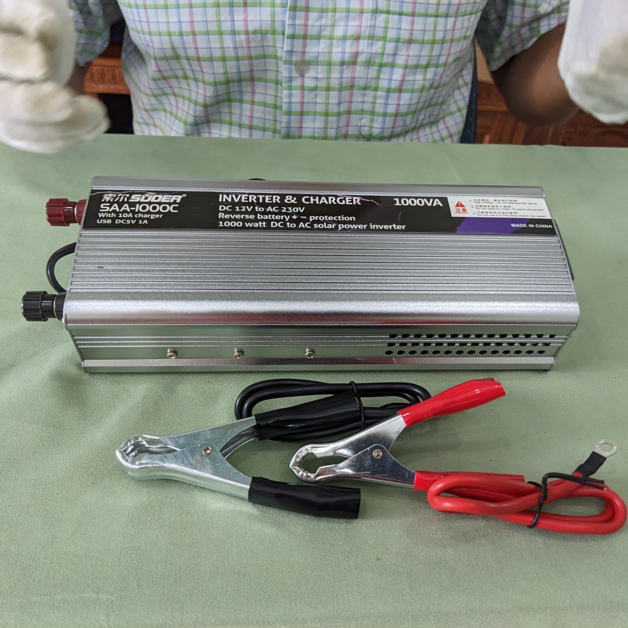 Bộ Chuyển Đổi Điện 12V Lên 220V Kiêm Sạc Bình ẮQuy Thông Minh Suoer 1000W Cao Cấp