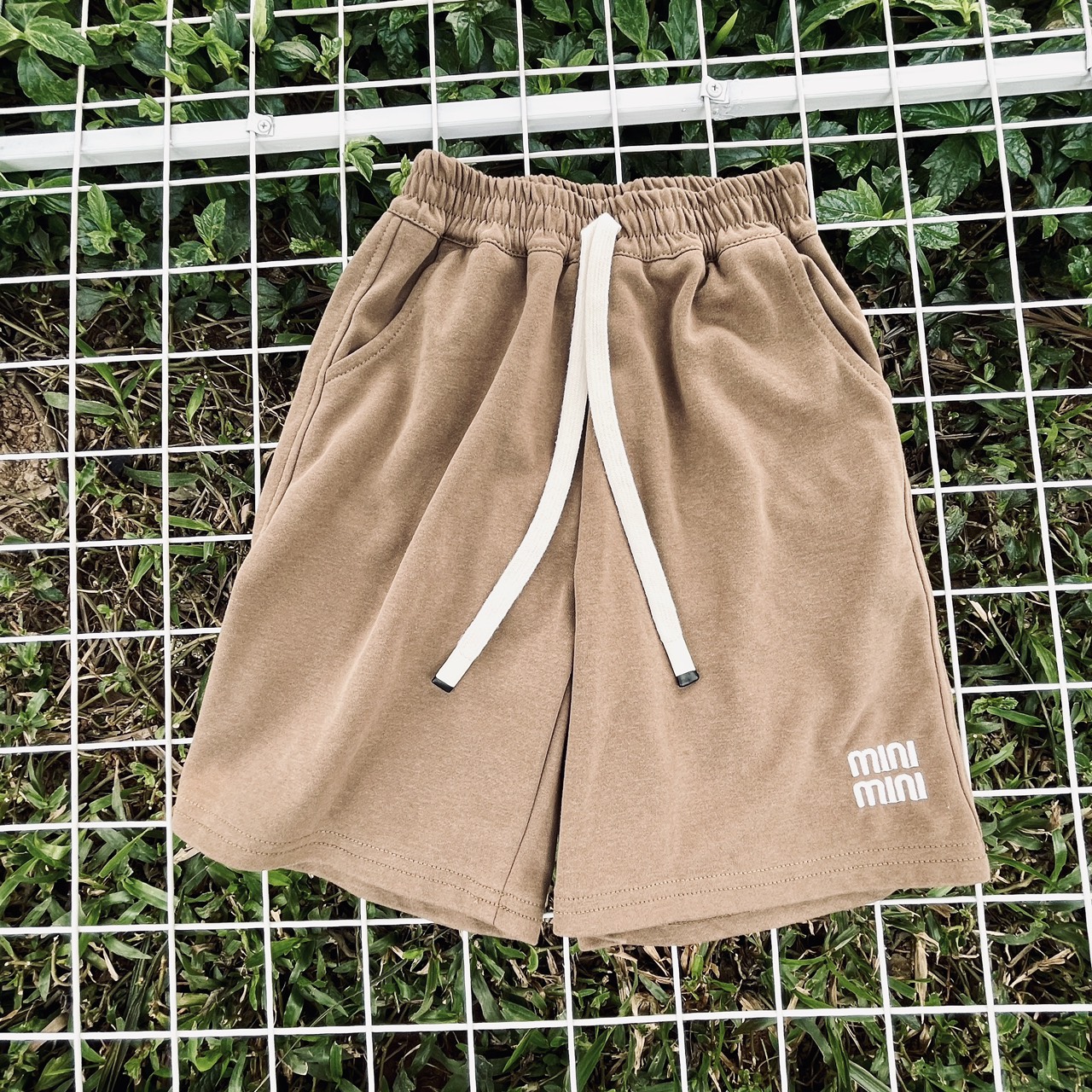 Quần short bé trai và bé gái 8-16 tuổi thêu chữ mini vải mềm co giãn kiểu dáng khỏe khắn thời trang