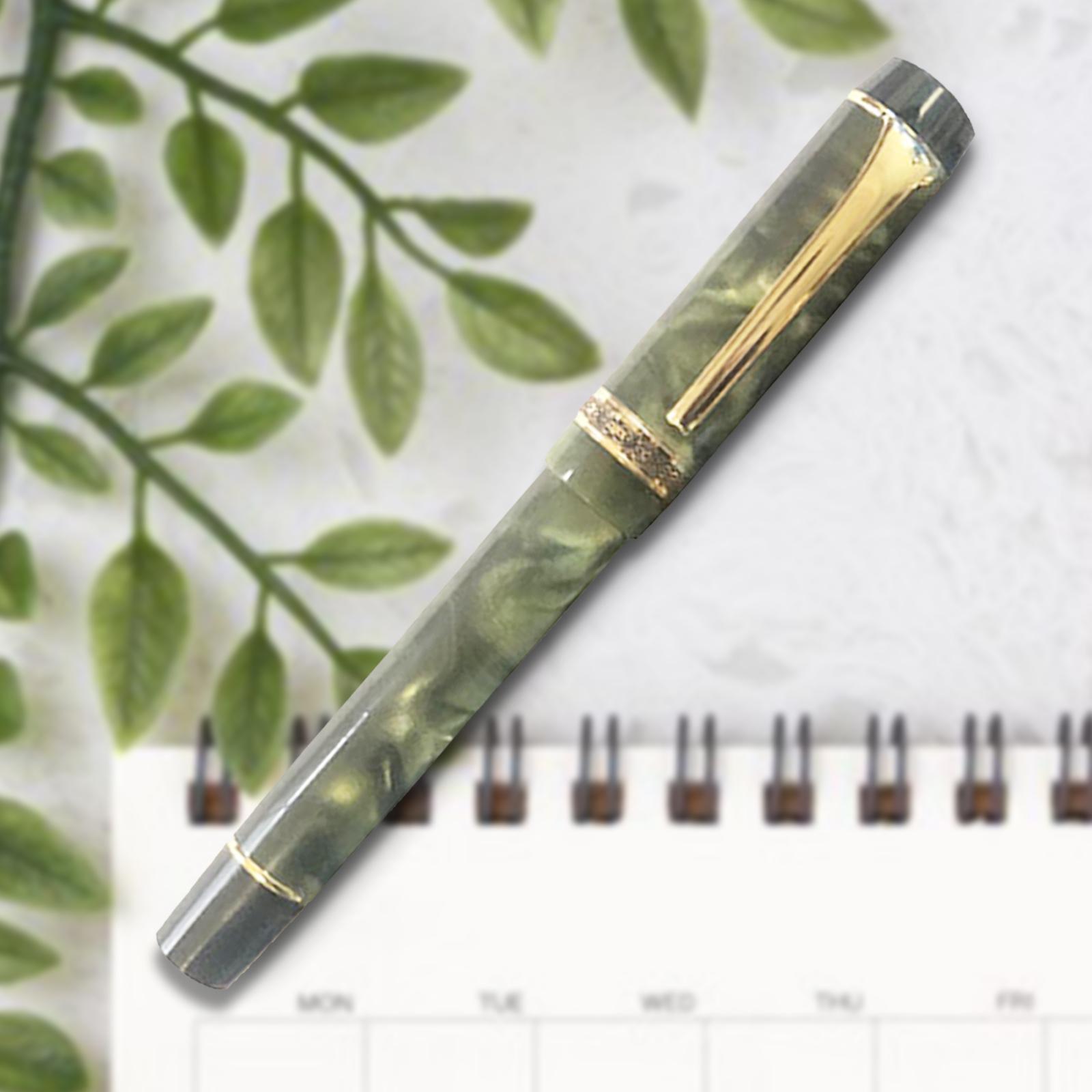Fountain Pen Golden Clip Ink Pen for Colleague Executive Green