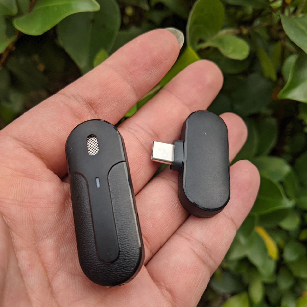 Micro không dây cài áo lọc tiếng ồn khử nhiễu kèm hộp sạc M8 Pro cao câp