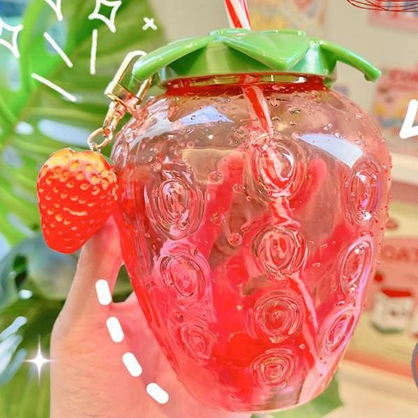 Ly dâu tây có ống hút và đồ trang trí hình dâu tây, ly nhựa cao cấp xinh xắn—500ml