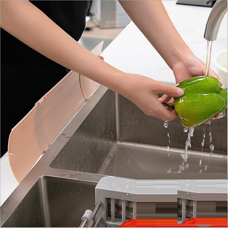 Tấm nhựa chắn văng nước bồn rửa chén bằng nhựa - đồ dùng bếp tiện lợi
