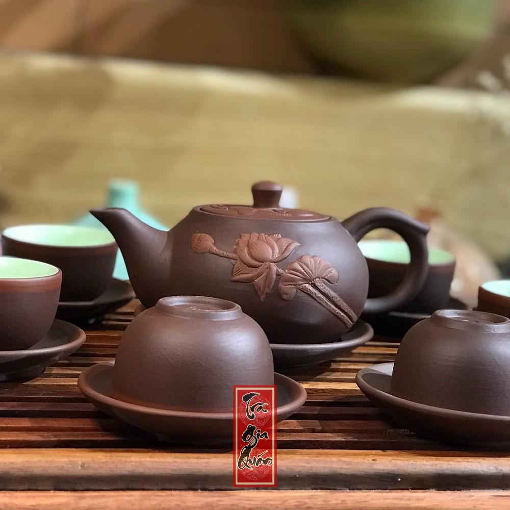 Bộ Ấm Chén Trà Đạo Tử Sa Bát Tràng Đắp Nổi Hoa Sen Dáng Sư Cầu Dung Tích 230ml AVMT 64