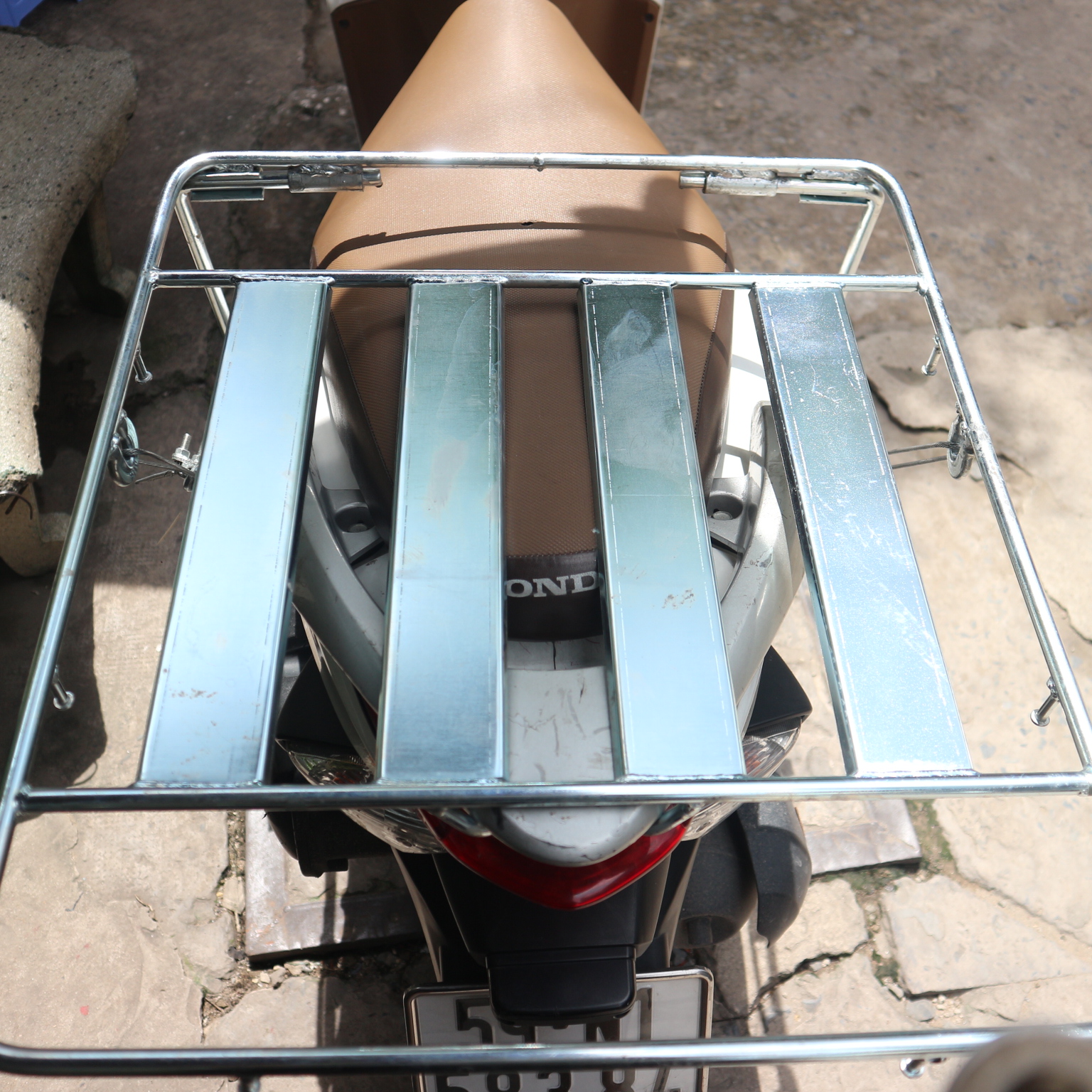 Baga Chở Hàng Đa Năng Cho Tất Cả Loại Xe Gắn Máy/ Xe ga - Sắt dày chắc chắn - Tháo Lắp Chỉ 10 giây