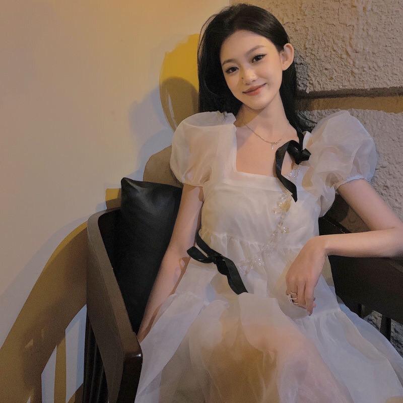 Váy công chúa kèm nơ đen