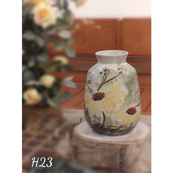 Bình cắm hoa, họa tiết phong cách mosaic. Gốm sứ Bát Tràng.