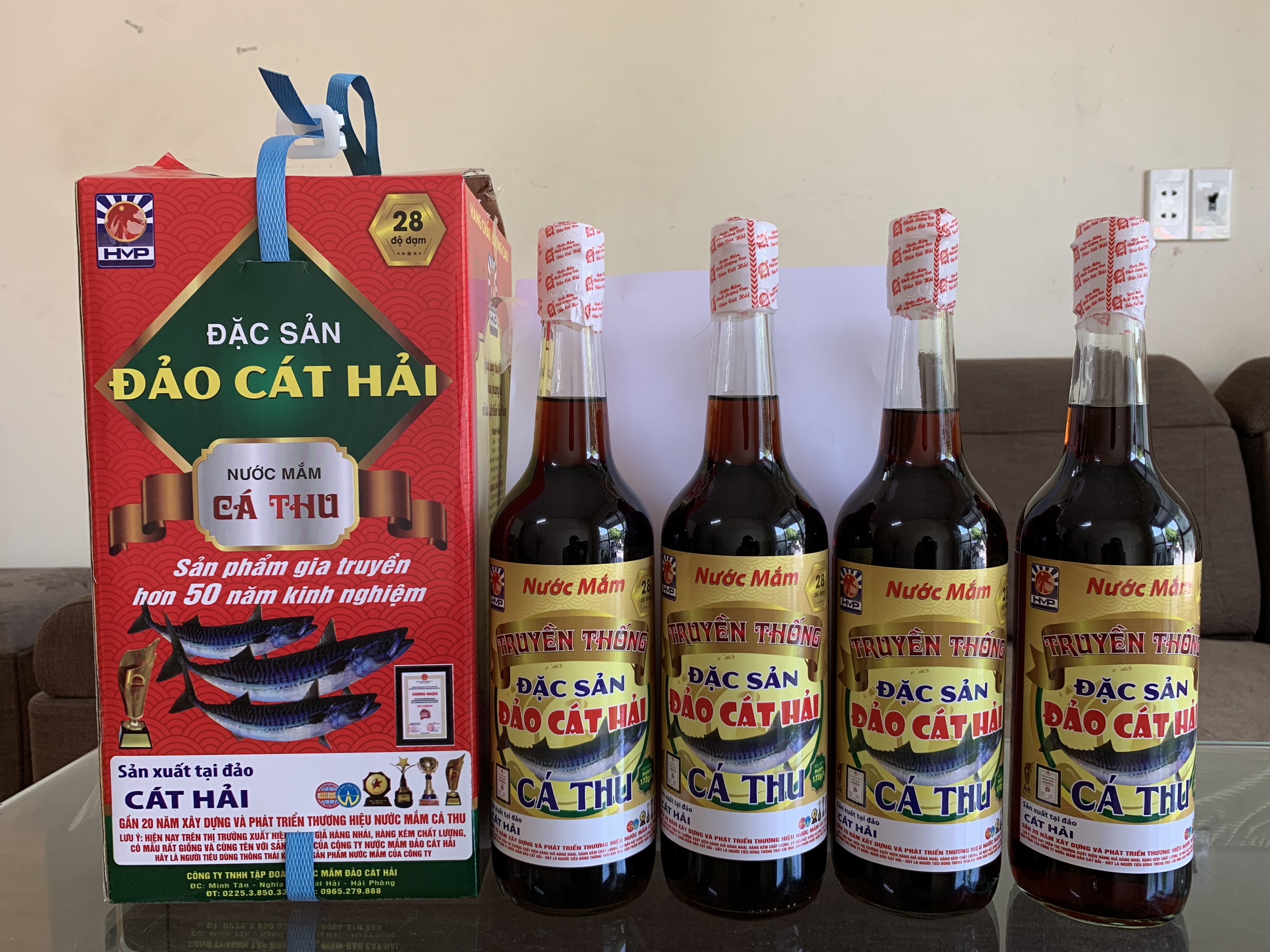 Hộp 4 chai Nước Mắm Cá Thu truyền thống Đảo Cát Hải dung tích 650ml/chai