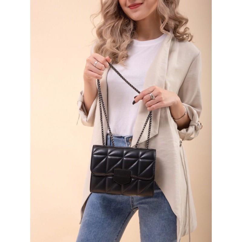 Túi Xách Nữ Đeo Chéo Khóa Đen Sz 19