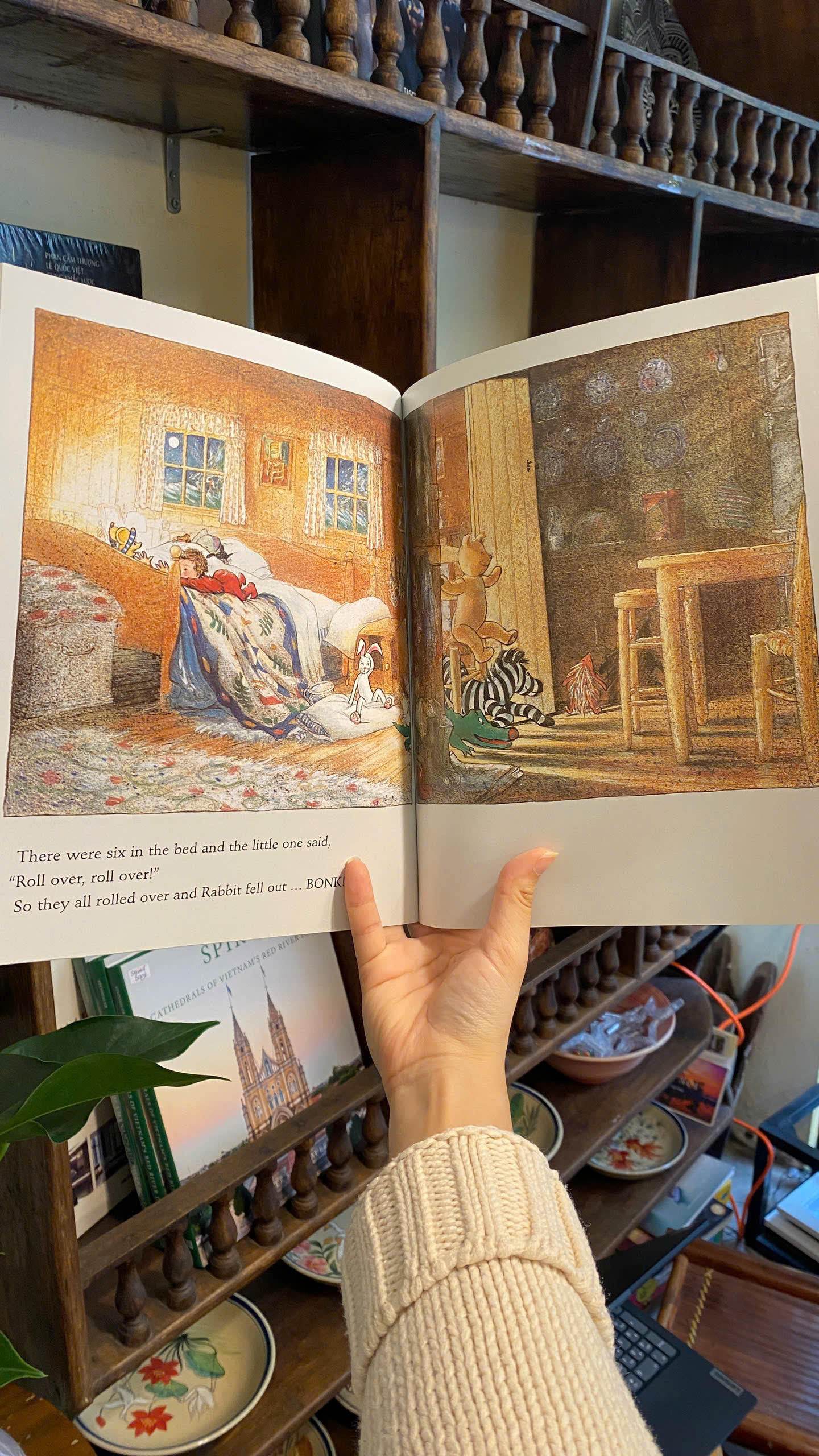 Sách - Ten in the Bed by Penny Dale | Children's English Picture Book