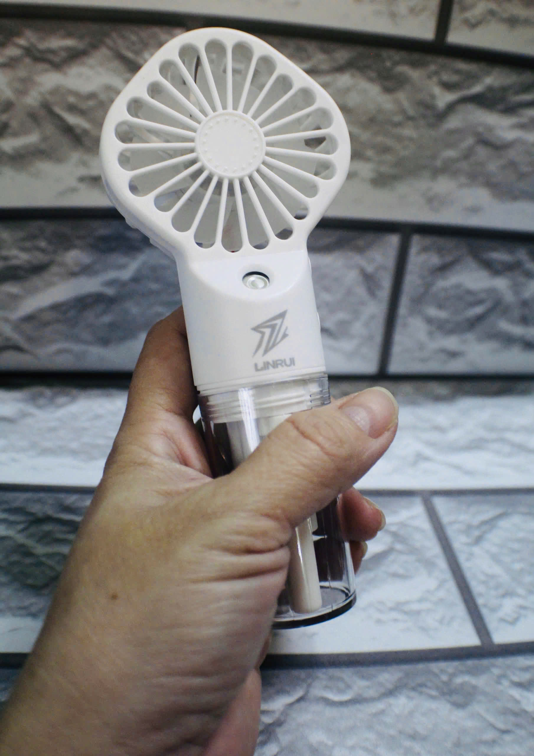 Quạt Phun Sương Mini 4 Chế Độ Gió Hãng LINRUI Nhỏ Gọn - Hàng Chính Hãng