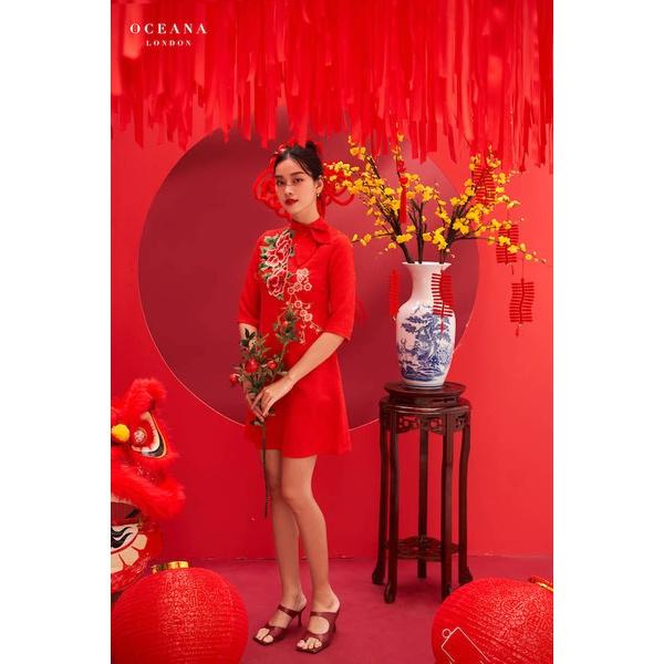 Oceana London - Váy gấm đỏ