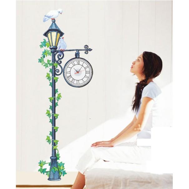 Decal Trang Trí Tường Kèm Đồng Hồ Dán Tường- Cây Đèn Cổ Điển