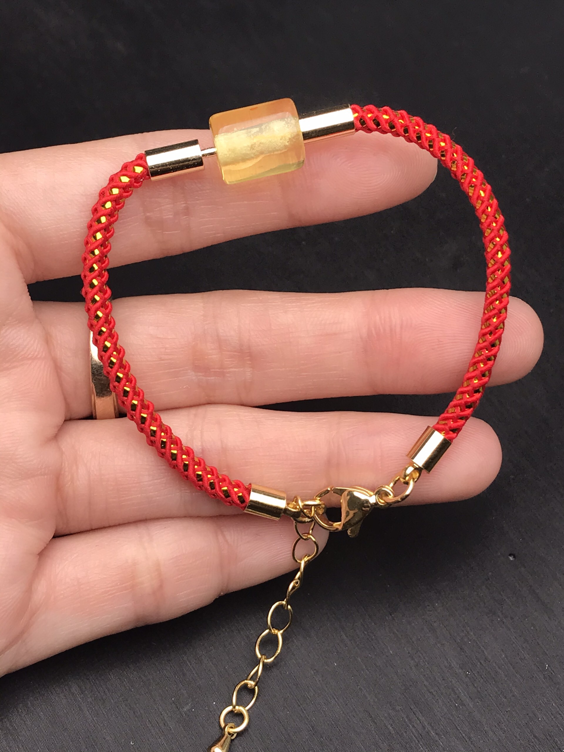 Vòng tay lu thống hổ phách 10 mm