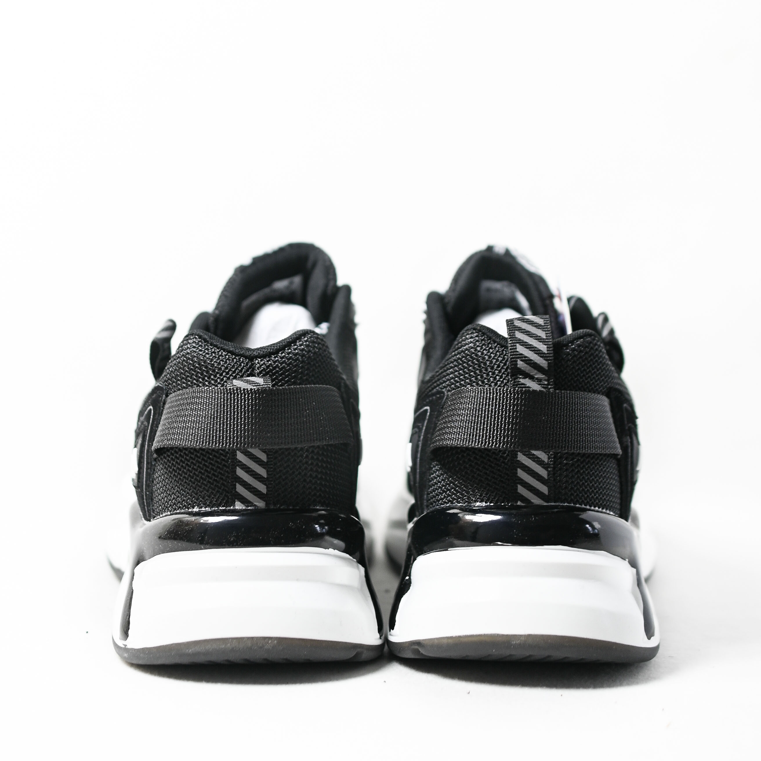 Giày thể thao nam thời trang