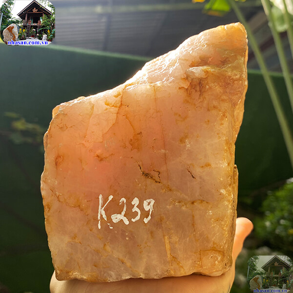 Đá thạch anh thô dùng để trang trí nhà bếp - 1.62kg
