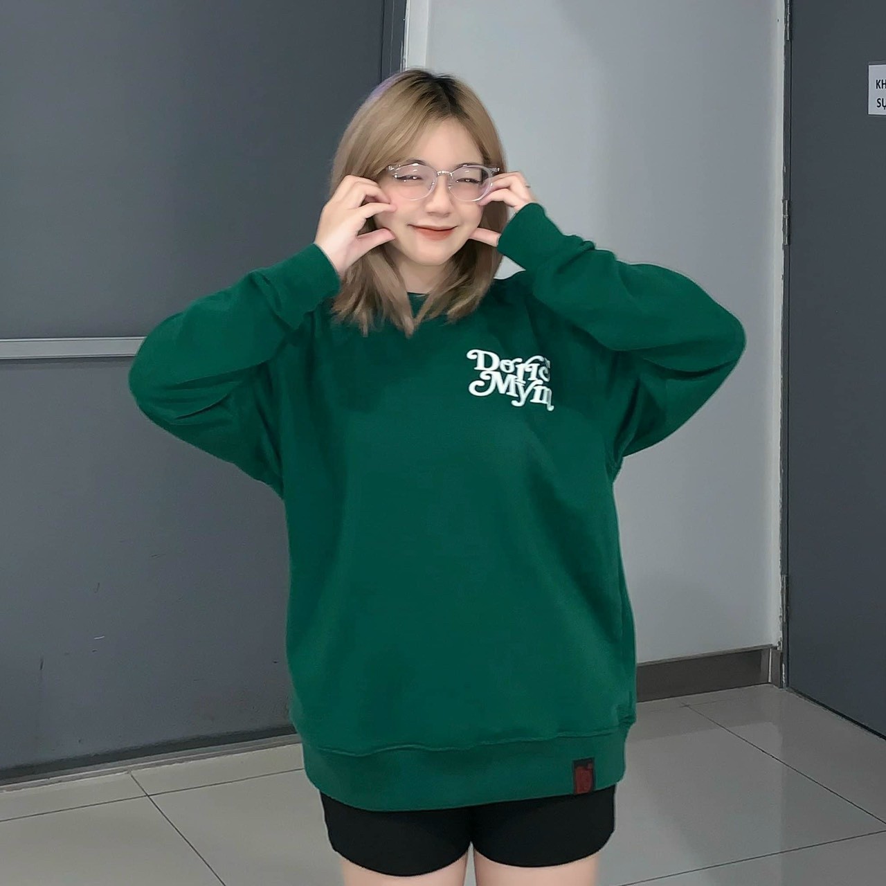 áo sweater in chữ doris myn, Áo Sweater chui đầu nam nữ dễ thương, Áo Sweater Form Rộng Unisex Tay Bồng Nam Nữ Mặc Được Chất Nỉ Bông Hàng Xuất Dày Đẹp