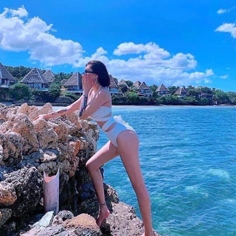 Bikini khoen trắng (hình thật)