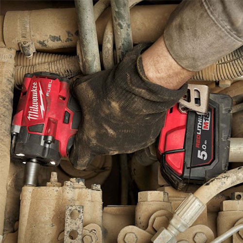 Máy siết bu lông Milwaukee M18 FIW212-0X0 + TẶNG PIN 18V 5.0Ah M18B5 & QUÀ TẶNG (Hàng chính hãng, Bảo hành 12 tháng)