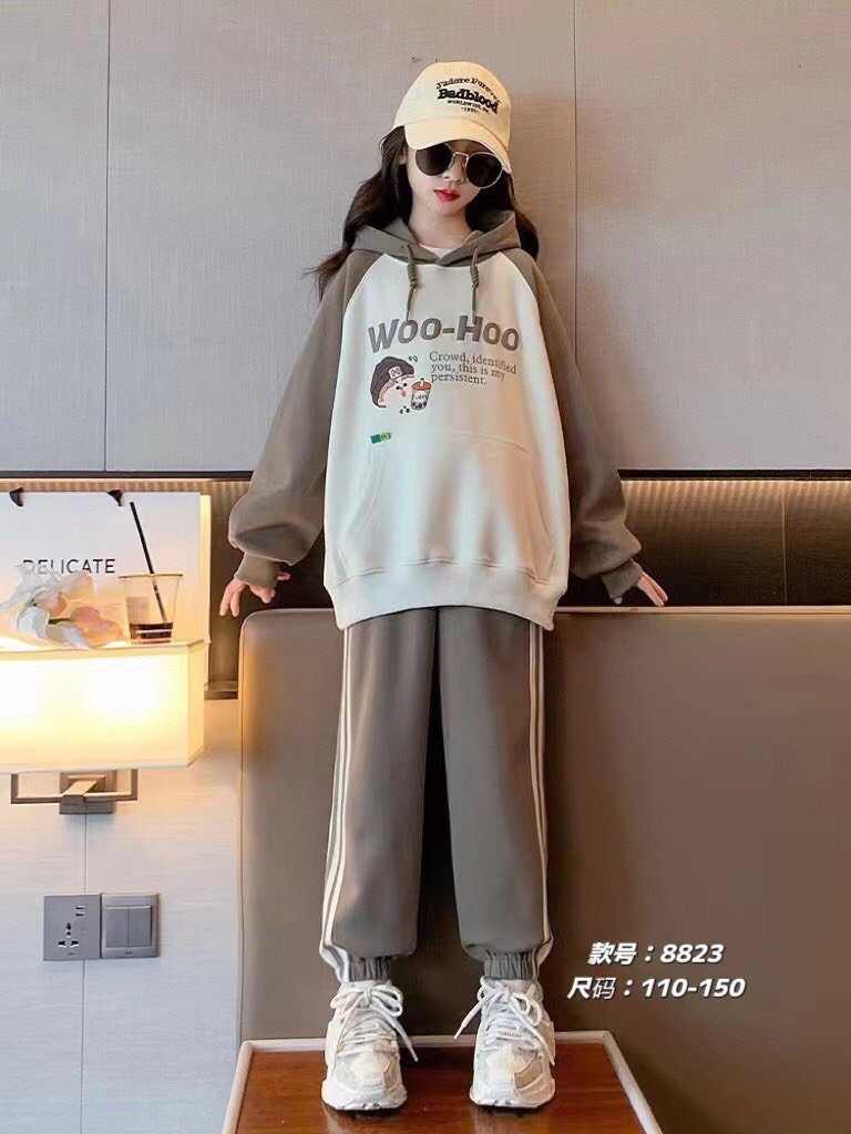 Bộ nỉ bé gái 18 đến 33kg