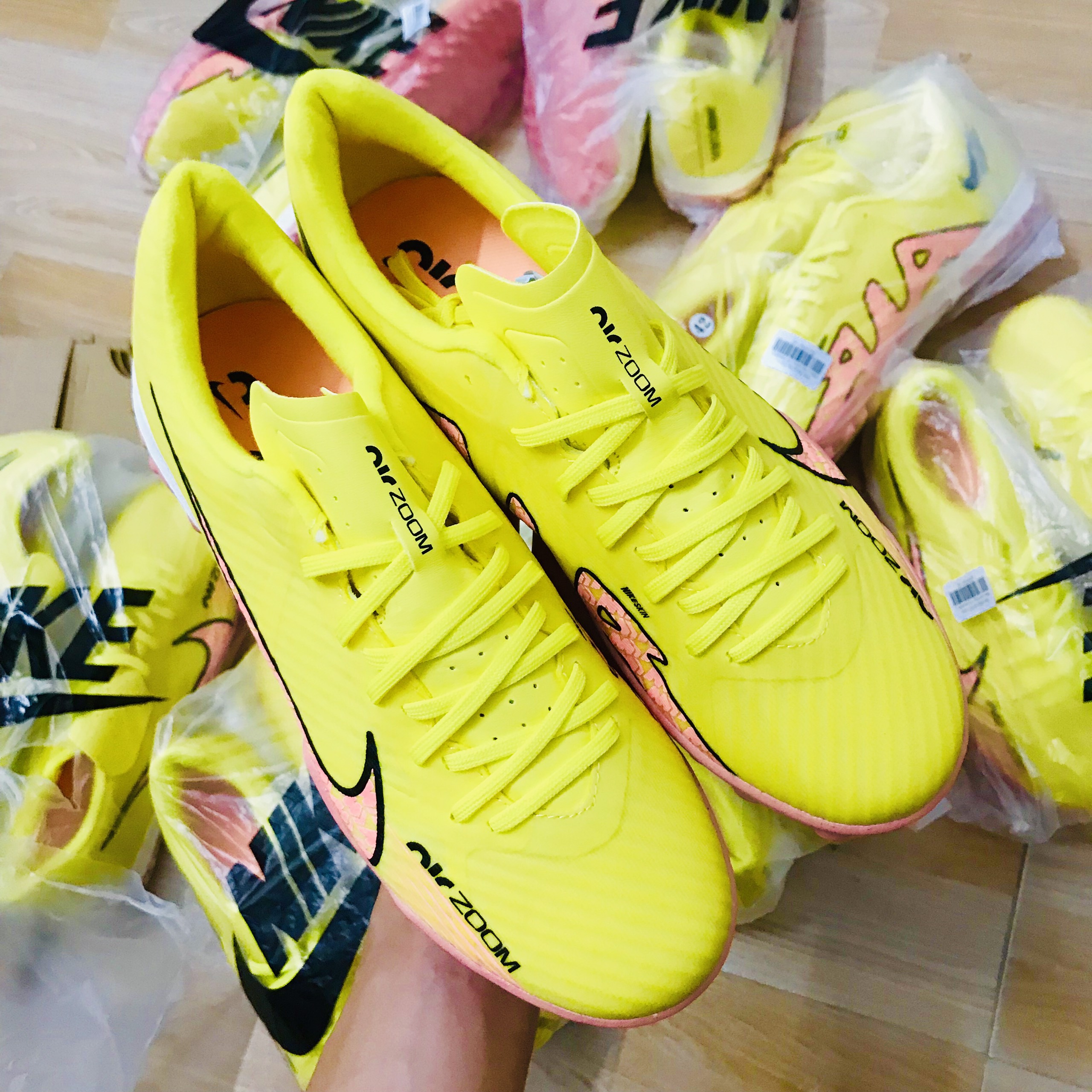 Giày đá banh Nk Zoom Mercurial Vapor 15 Academy TF mới nhất