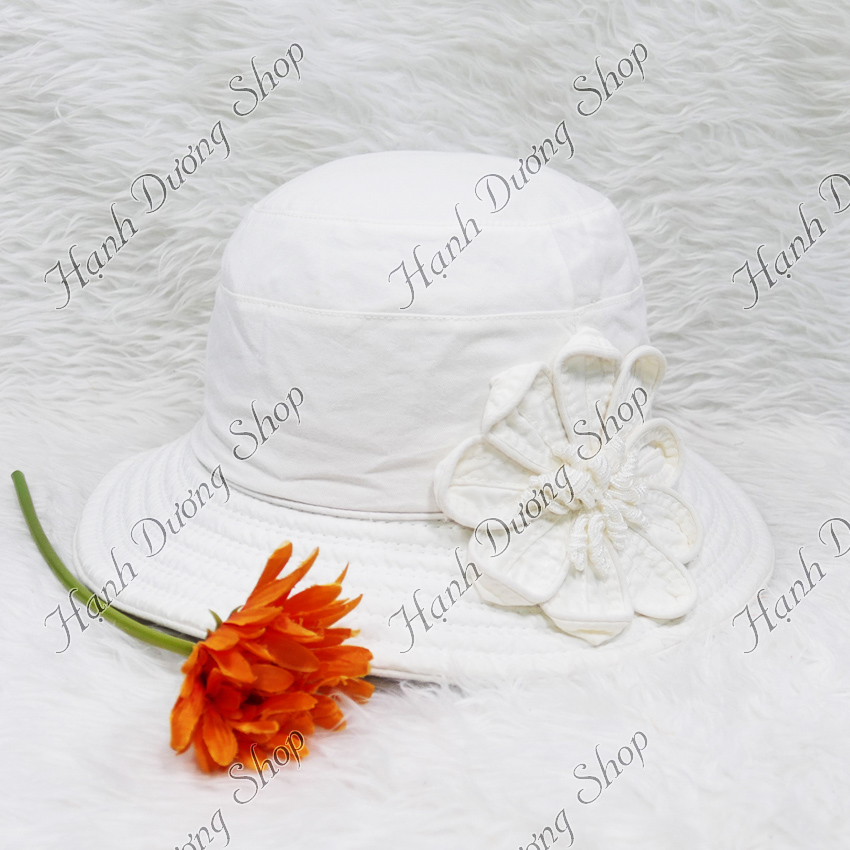 Mũ rộng vành nữ gắn hoa 9 cánh dễ thương, vành rộng 7cm, chất liệu vải cotton oát cao cấp oát mềm mại - Hạnh Dương