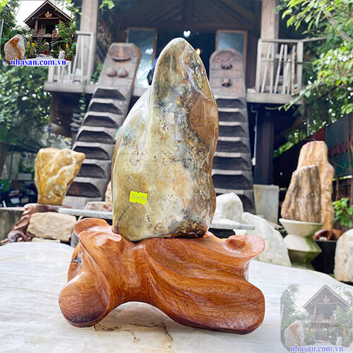 Đá mã não hai màu kết hợp vàng đất và xám trắng tuyệt đẹp đem lại năng lượng bình an DMN92 trọng lượng 5.5kg