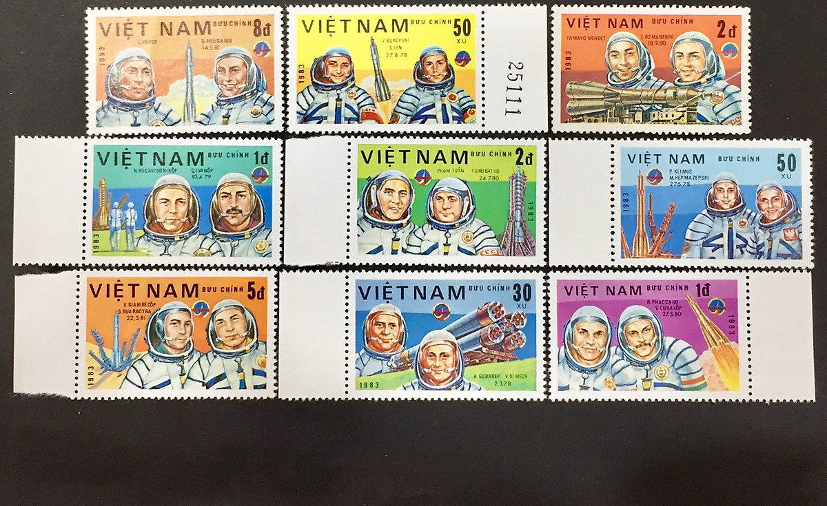Bộ 9 tem Việt Nam Cặp bay vũ trụ Quốc tế