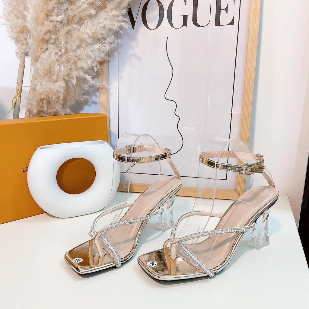 Giày sandal nữ xỏ ngón cục xinh